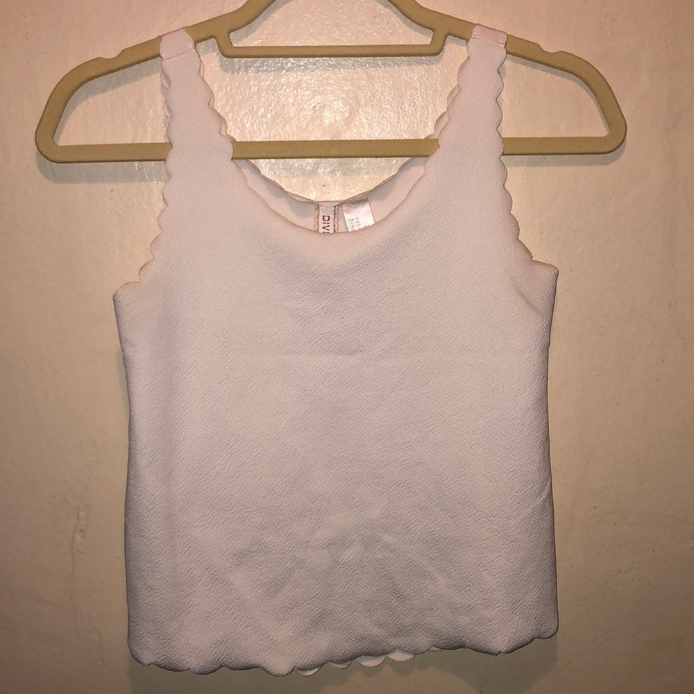 Scallop trim tank top